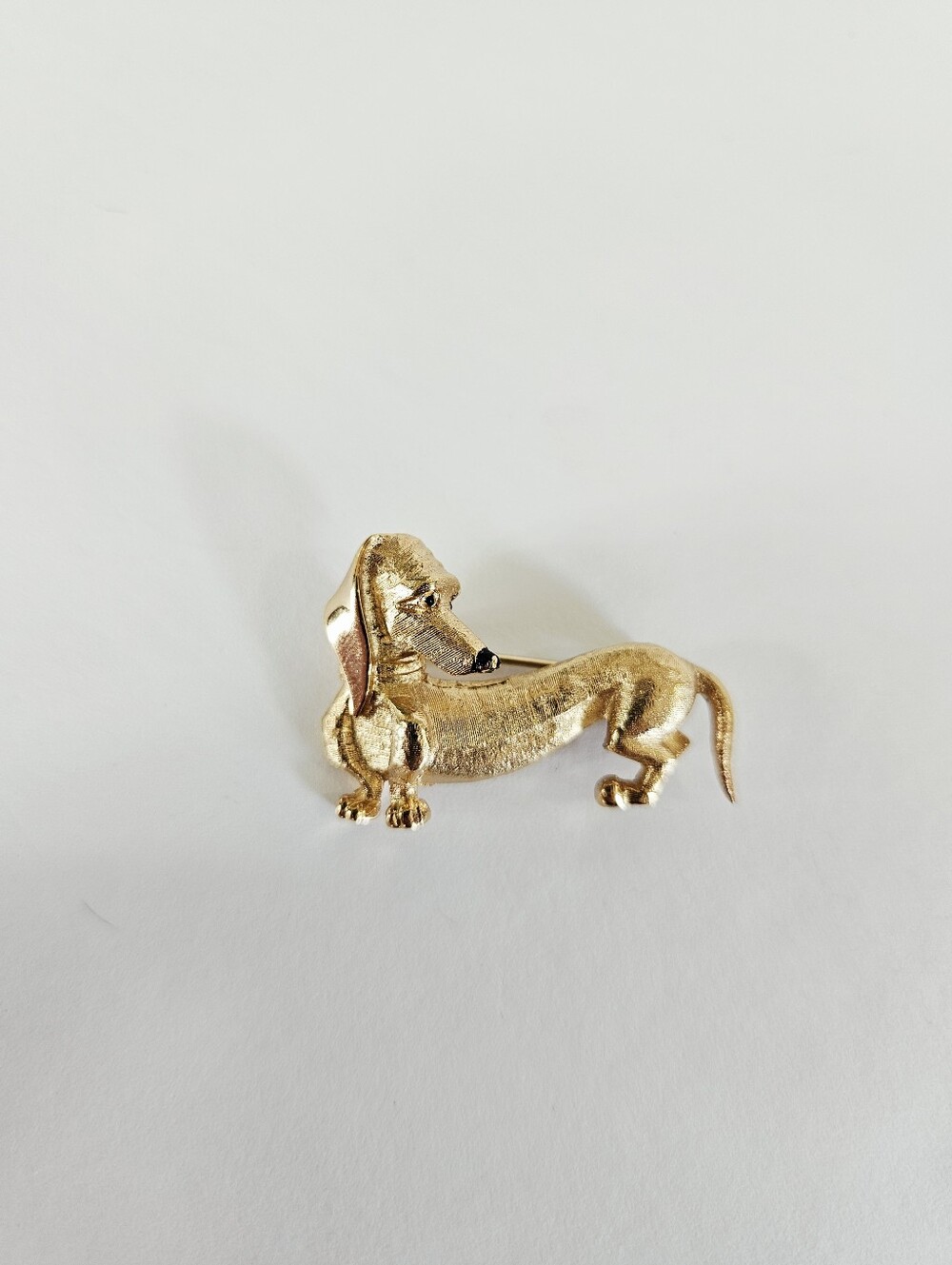 Vintage Marcel Boucher Matte Gold Tone Enamel Dachshund Wiener Dog Brooch Pin